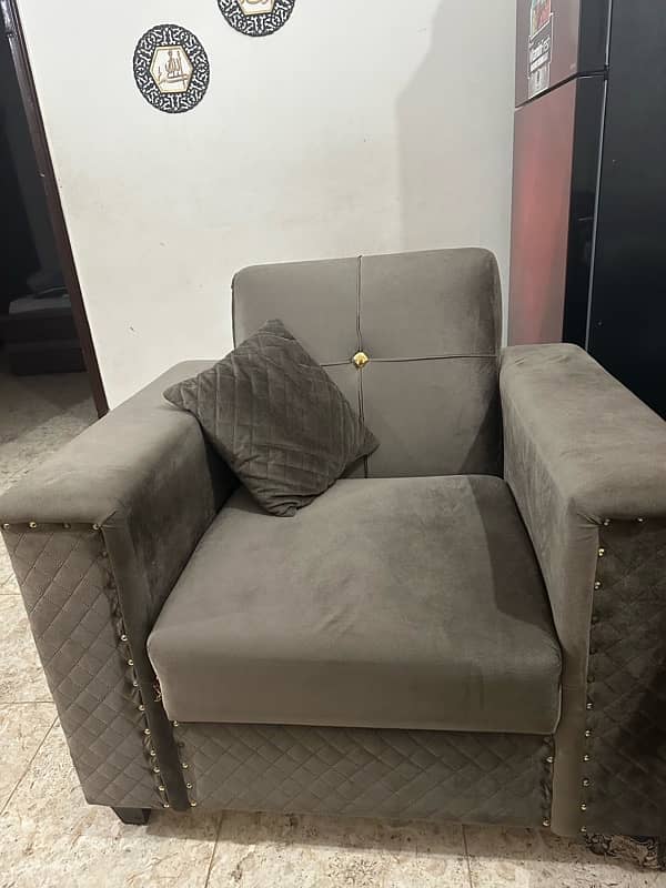 sofa set in a new condition 9