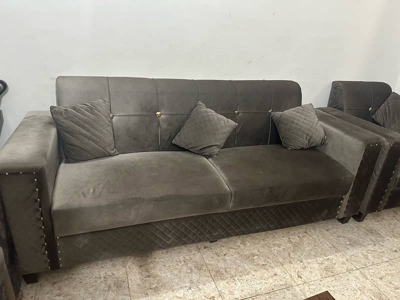 sofa set in a new condition 10