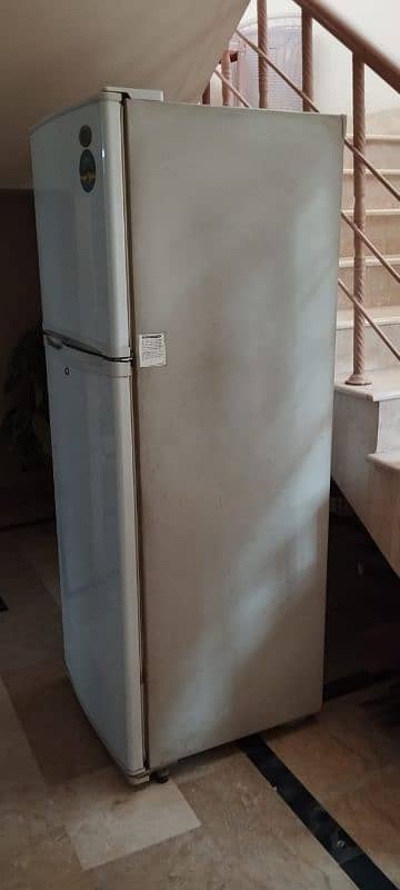 LG FRIDGE MADE IN KOREA JUST LIKE NEW IN GOOD QUALITY WORKING PERFECT 1