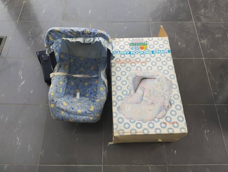 2pcs Carry cot, Mama Love. NO DELIVERY. 4