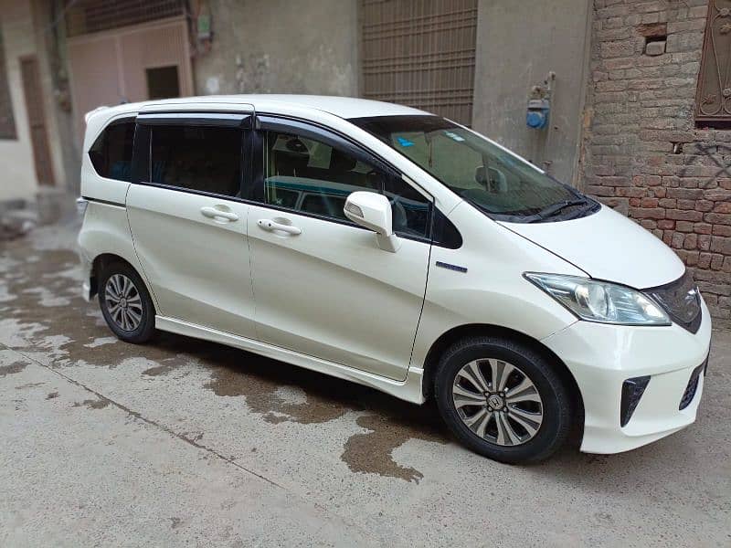 Honda Freed 2012 1