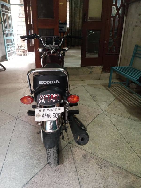 honda bike for sale. 1