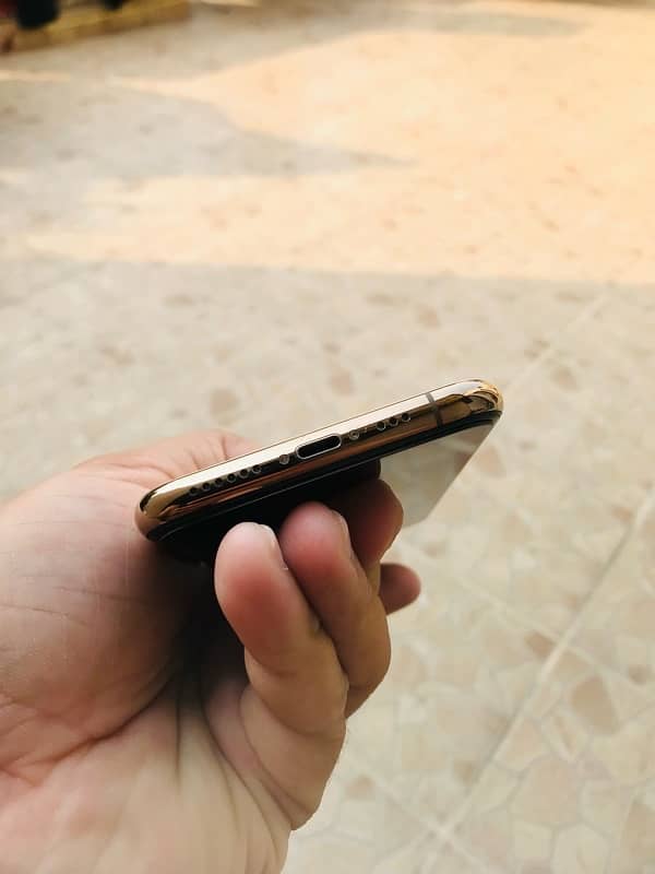 Iphone 11pro 4