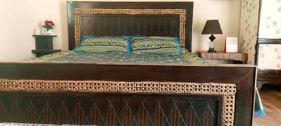 A king Size Bed (03074239252)