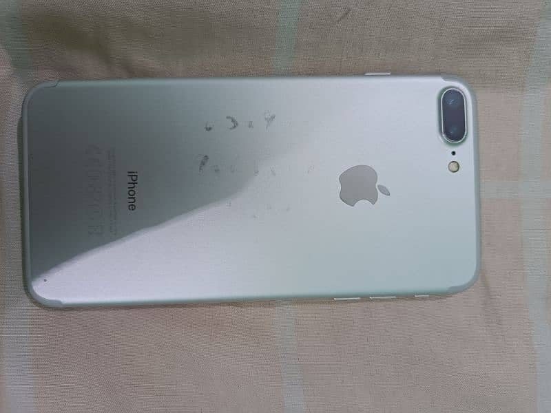 I PHONE 7 PLUS PTA APPROVE 128 GB ALL OK ONLY SPEAKER KHRAB HAIN NECHA 1