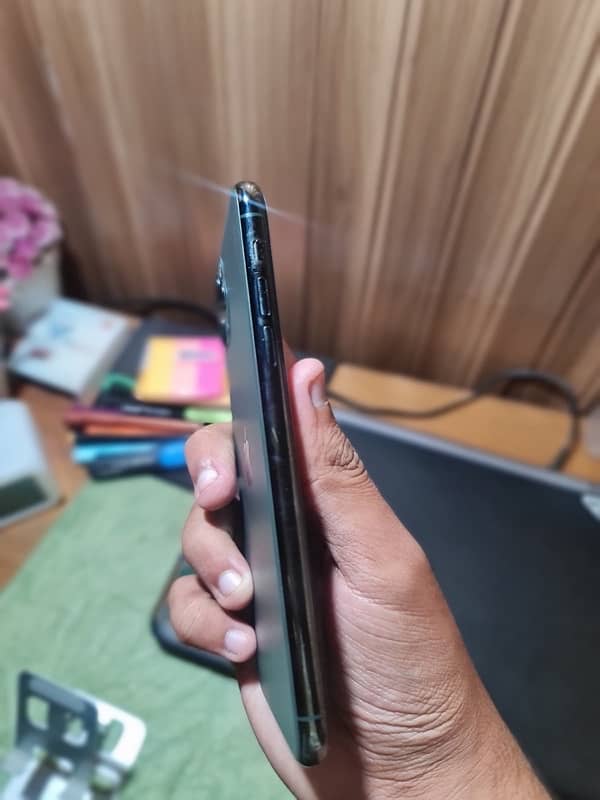 IPHONE 11 PRO MAX SIM WORKING 1