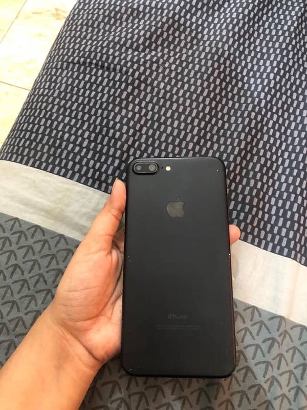 iPhone 7plus  32GB pta approved 1