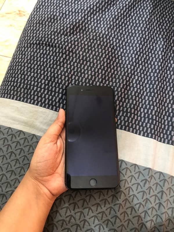 iPhone 7plus  32GB pta approved 2