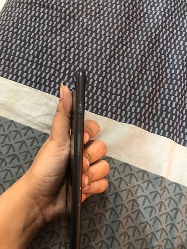 iPhone 7plus  32GB pta approved 5