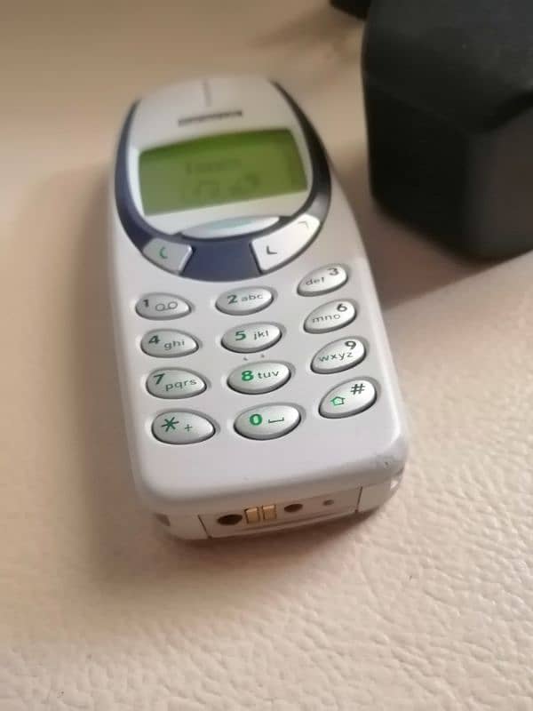 Nokia 3310 Rare White 3