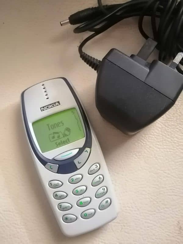 Nokia 3310 Rare White 5