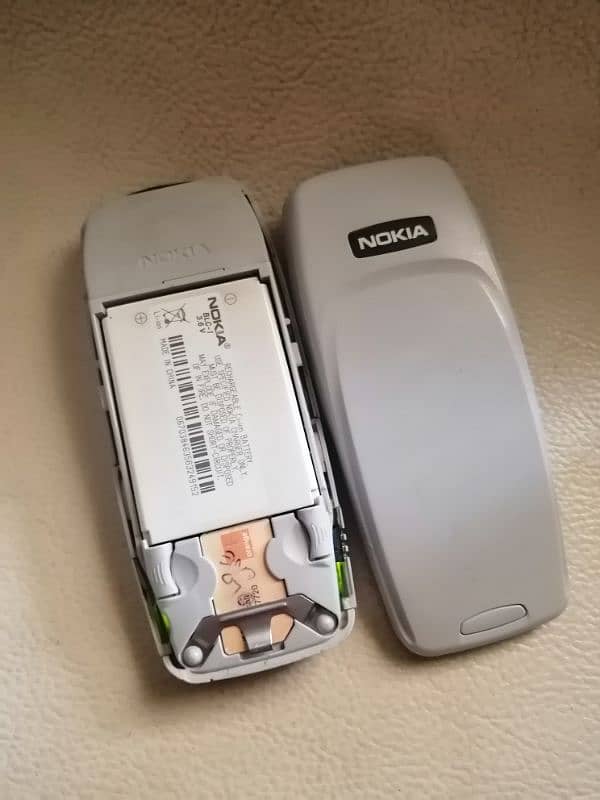 Nokia 3310 Rare White 6