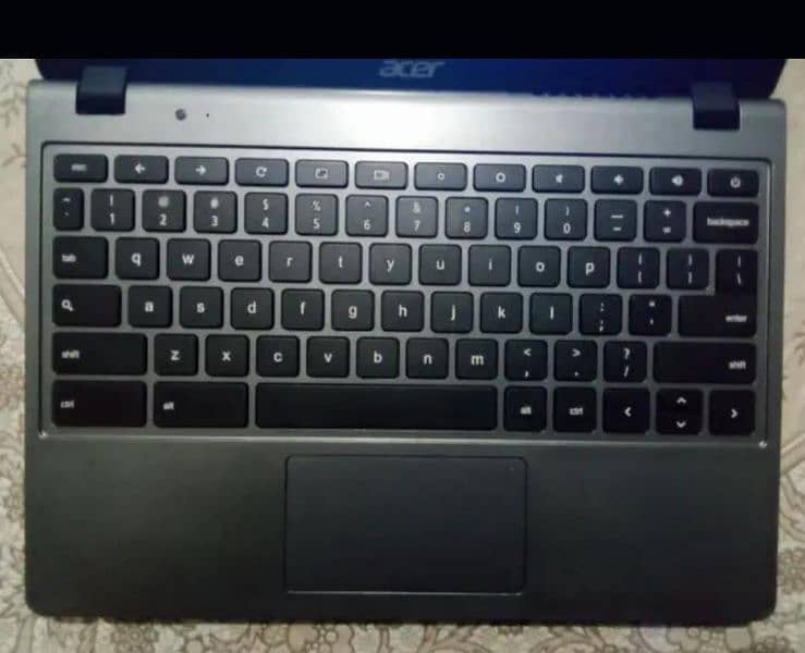 Acer c740 Intel Celeron 6th generation 4gb ram 128ssd laptop for sale 3