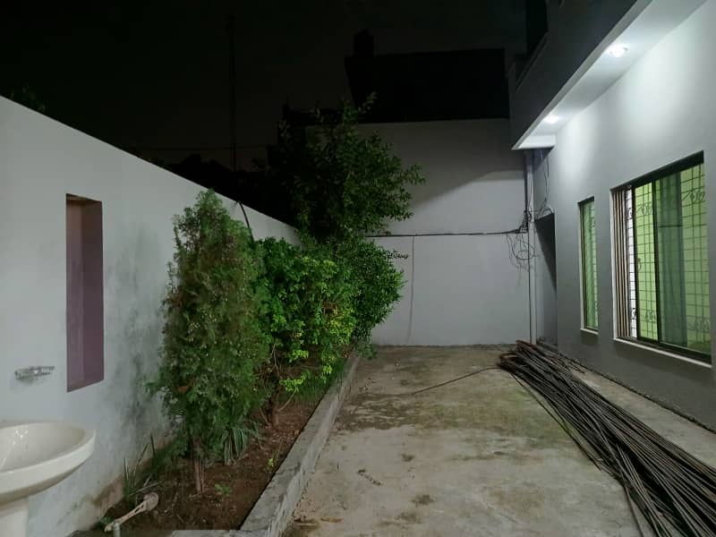 25 marla single story house for rent in johar town k blok judicial colony for office software house and call centre 12