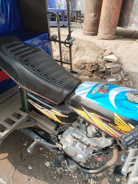 rikshaw good condition with 125cc bike of united 6