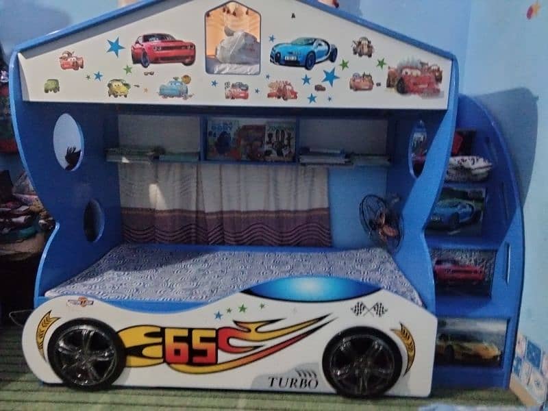 Car racing triple bunk bed 0