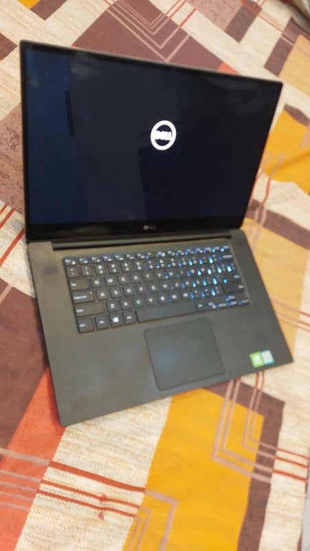 Dell xps 15 7590 i9 9th 32/1tb gtx 1650 touchscreen uhd led Rs 190K 2