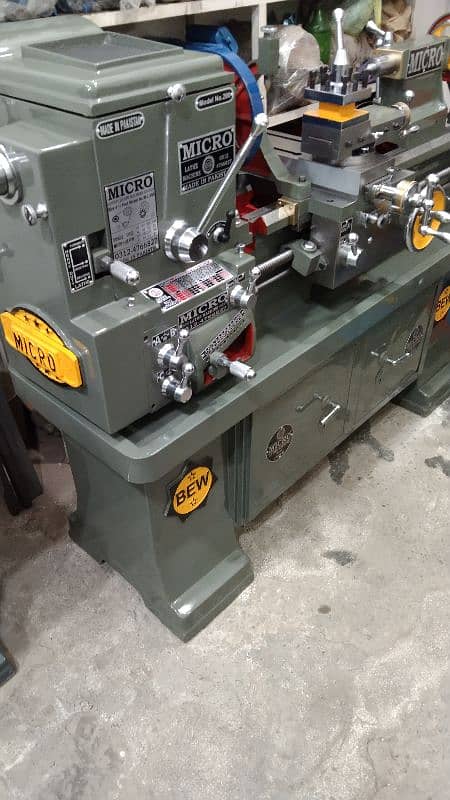 4.5 feet lathe machine Micro brand 0