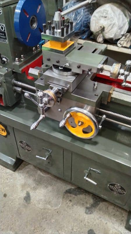 4.5 feet lathe machine Micro brand 3