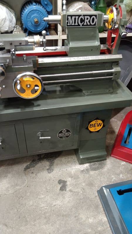 4.5 feet lathe machine Micro brand 4