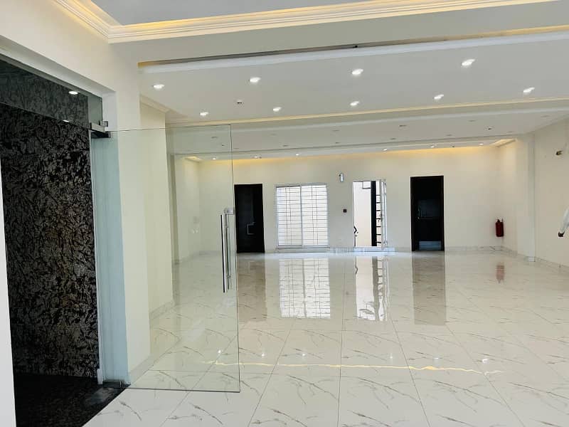 8 Marla Floor Available For Rent In DHA Phase 7 4