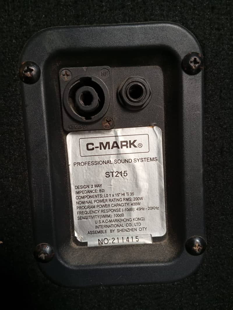 C Mark Speaker with mic and cabal 0