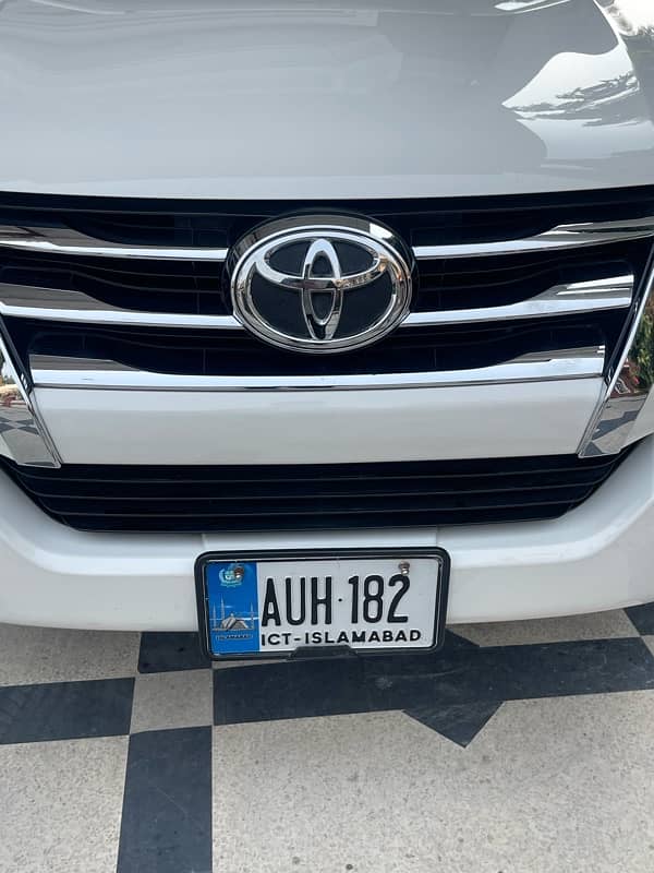 Toyota Fortuner V 2021 5