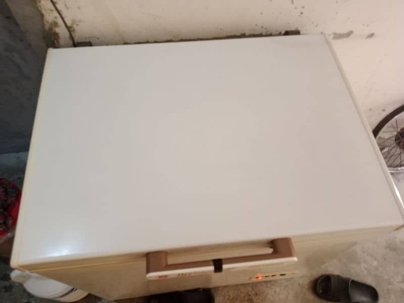 33000 Dawlance deep freezer 4