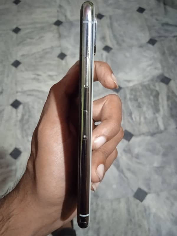 iphone x non pta approved 64gb 10.9 condition 1