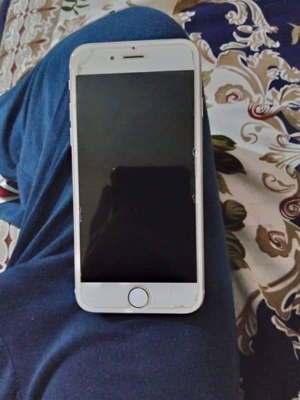 iphone 6 non PTA 10/9 condition 4