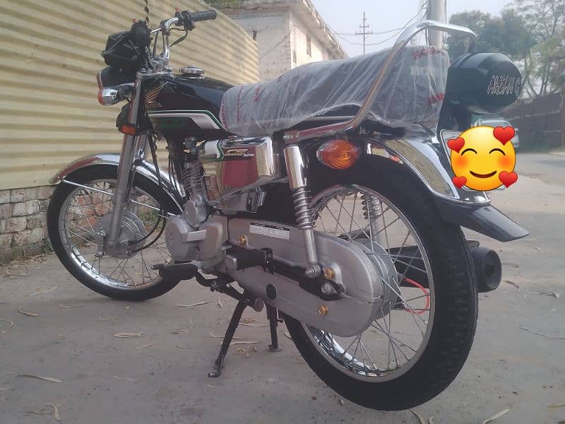 HONDA 125 SELF START 2023 MODEL TOTAL GANNIUN ALL ORIGNAL 5