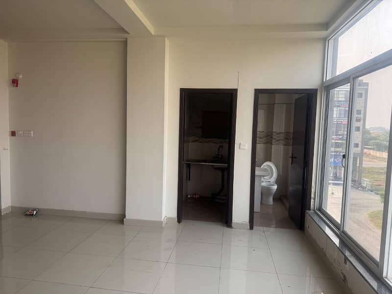 4 Marla floor available for rent in DHA phase 7 1