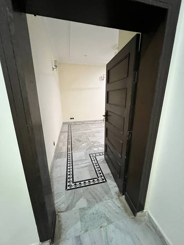 1 Kanal upper portion Available For Rent in Gulberg Green Islamabad 14