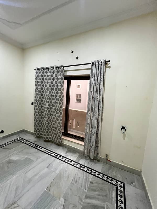 1 Kanal upper portion Available For Rent in Gulberg Green Islamabad 17