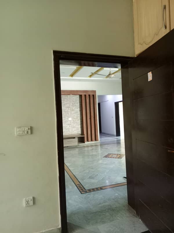 10 marla house for rent in judacial colony for Family and Silent office (Call center + Software house) 3