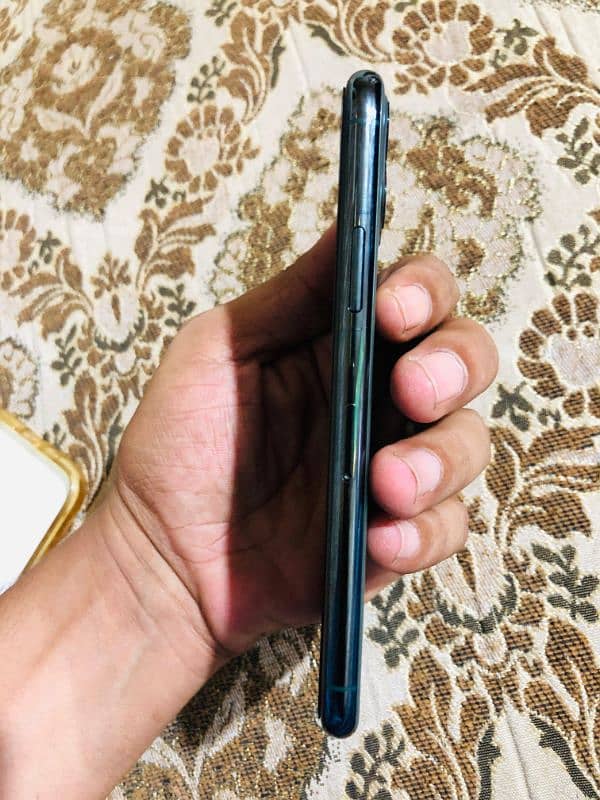 Iphone 11 Pro 64 GB PTA Approved 3