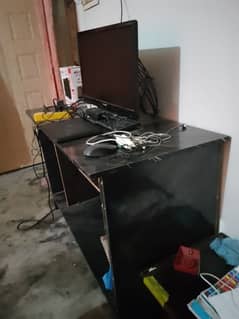 Computer Table for Sale Urgent 0