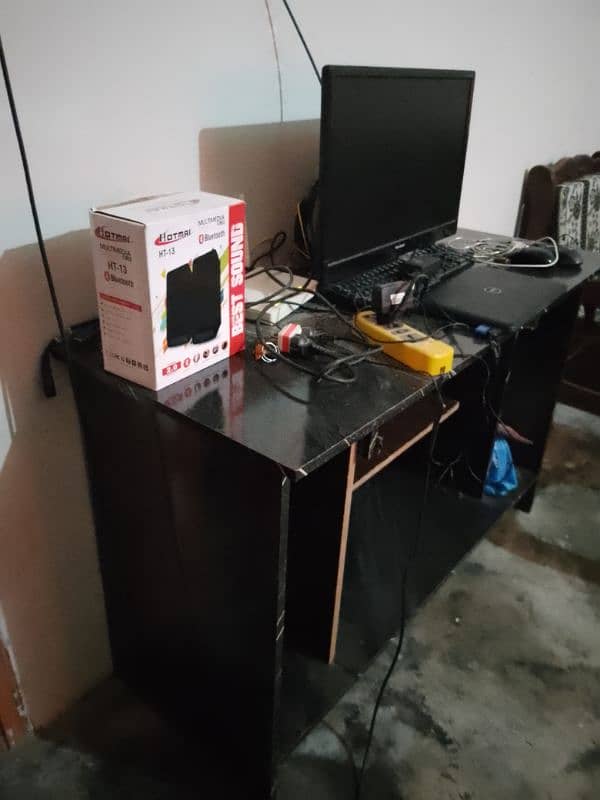 Computer Table for Sale Urgent 2