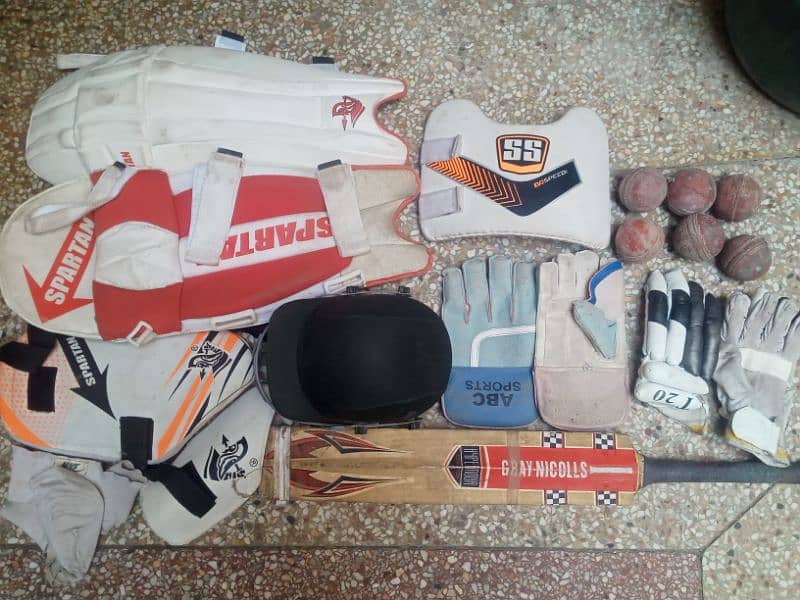 hard cricket kit used but best condition 16