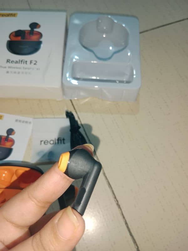 DHL Realfit F2 Earbud Available in Original Quality 10