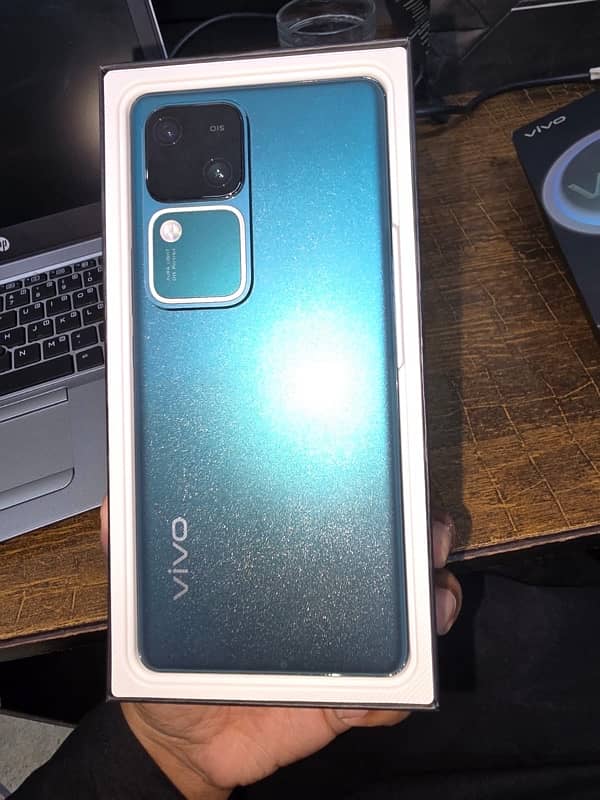 vivo v30 5G 5