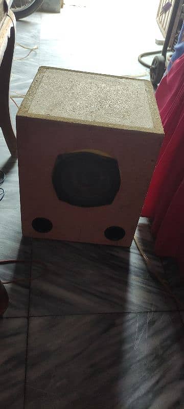 Amplifier with subwoofer 2