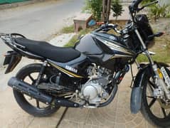 Yamaha YBR 125 One Hand Use 0