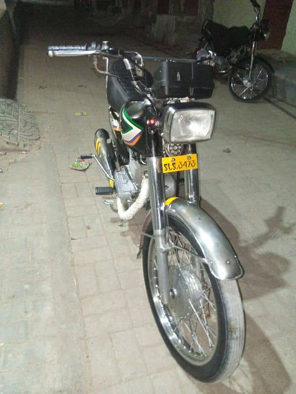 geniun condition okey engine bike koi Kam nhi hai 2