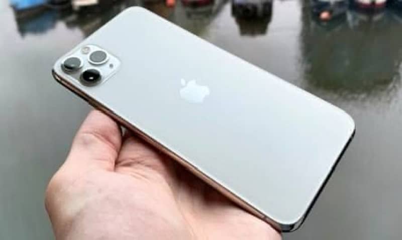 iPhone 11 Pro Max 3