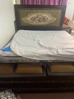 king size bed with storage box