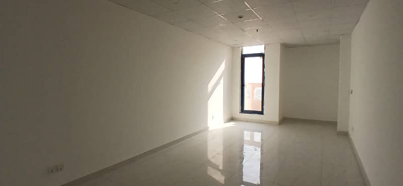 423 Square Feet Office Prime Space With Terrace Is Available For Rent In Grand Square Mall 2