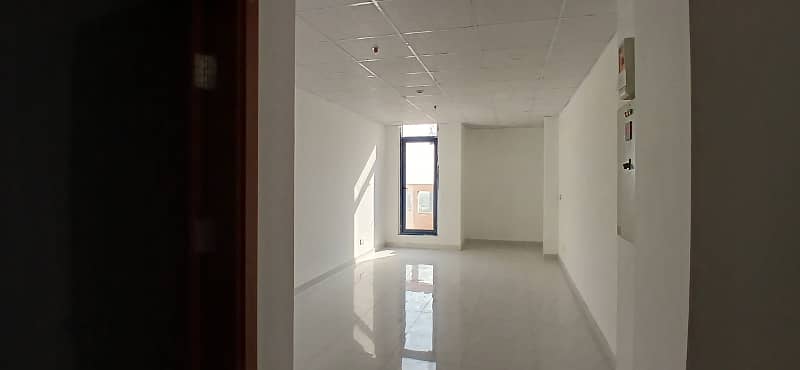 423 Square Feet Office Prime Space With Terrace Is Available For Rent In Grand Square Mall 4