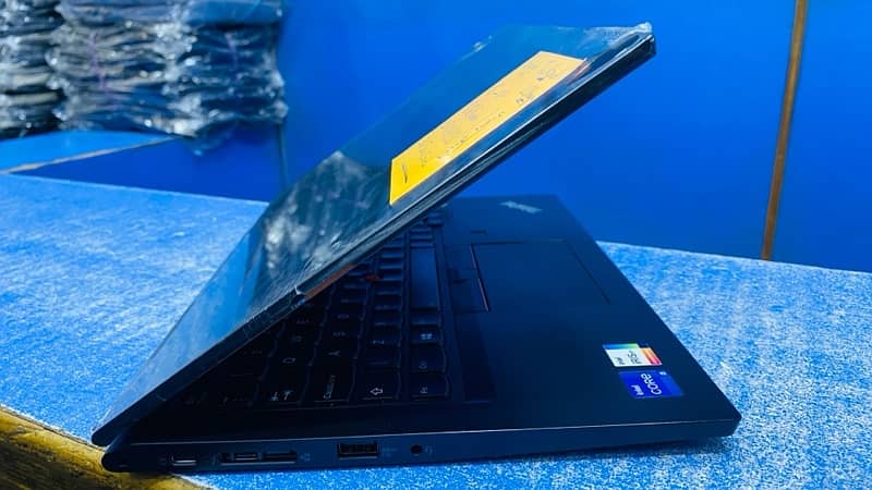 Lenovo Yoga L13 Core i5 11Th Generation 4