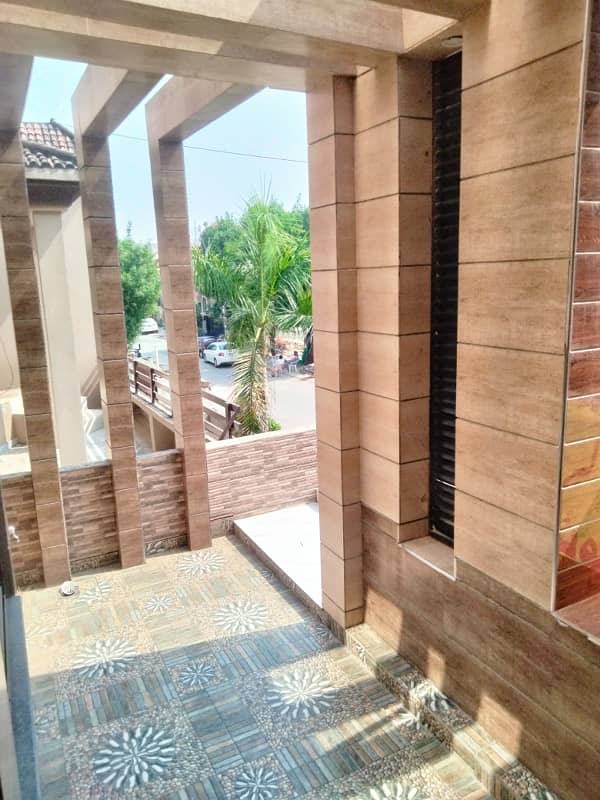 10 Marla Like New House For Rent In Bahria Town Lahore 3